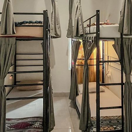 Oke Baik Hostel ジョグジャカルタ エクステリア 写真