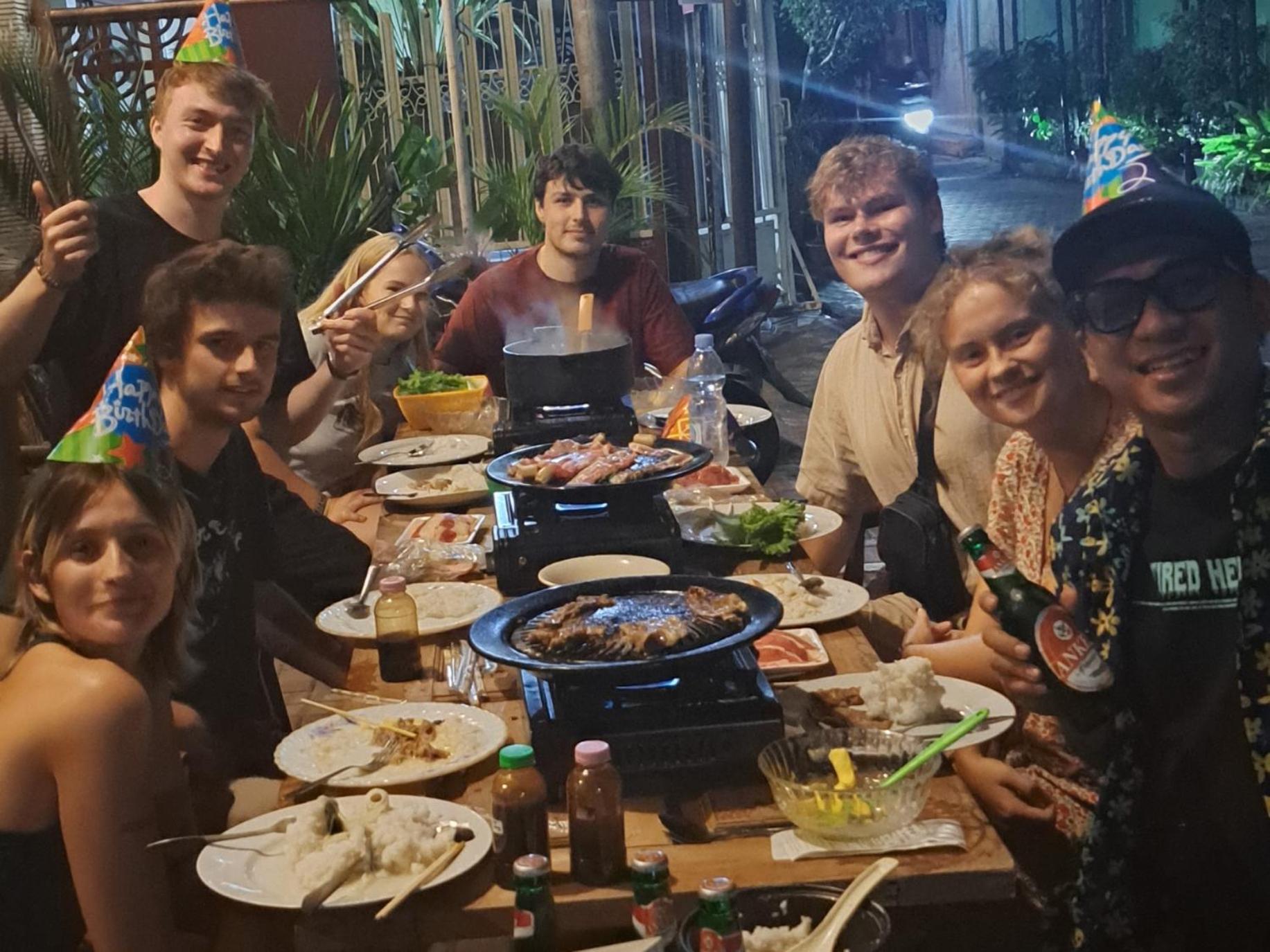 Oke Baik Hostel ジョグジャカルタ エクステリア 写真