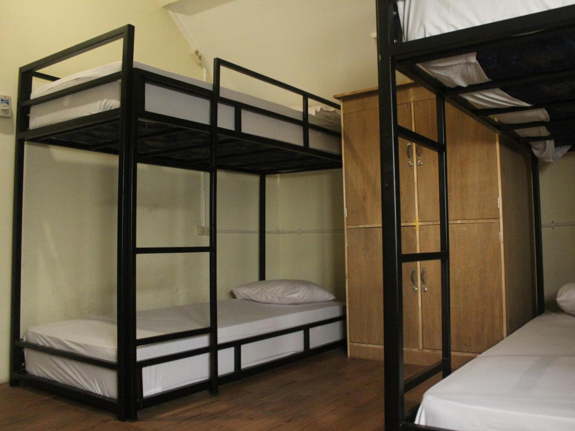 Oke Baik Hostel ジョグジャカルタ エクステリア 写真