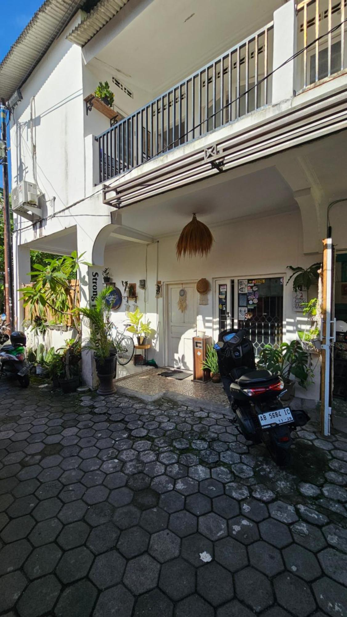 Oke Baik Hostel ジョグジャカルタ エクステリア 写真